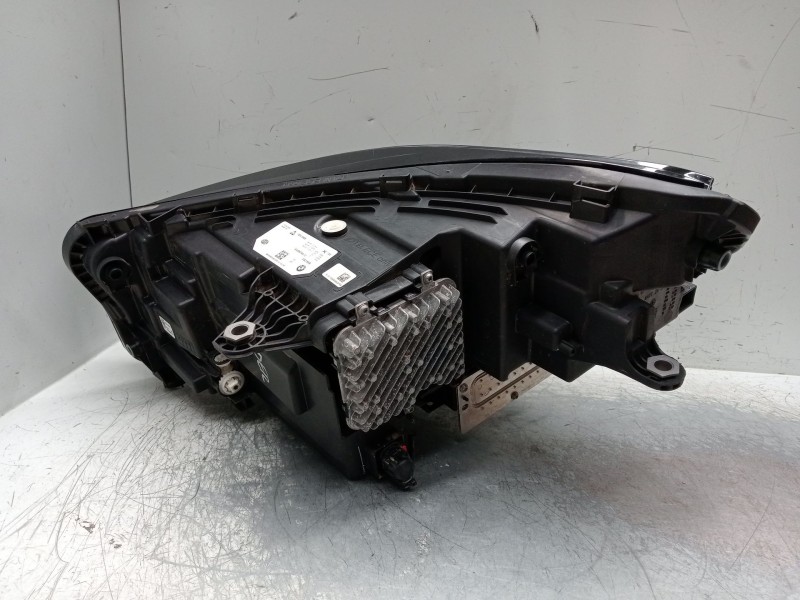 Recambio de faro derecho para bmw x1/ix1 u11 x1 sdrive18d referencia OEM IAM 5a5bd4802  Interior sucio ( GOTAS DE MANCHAS)
