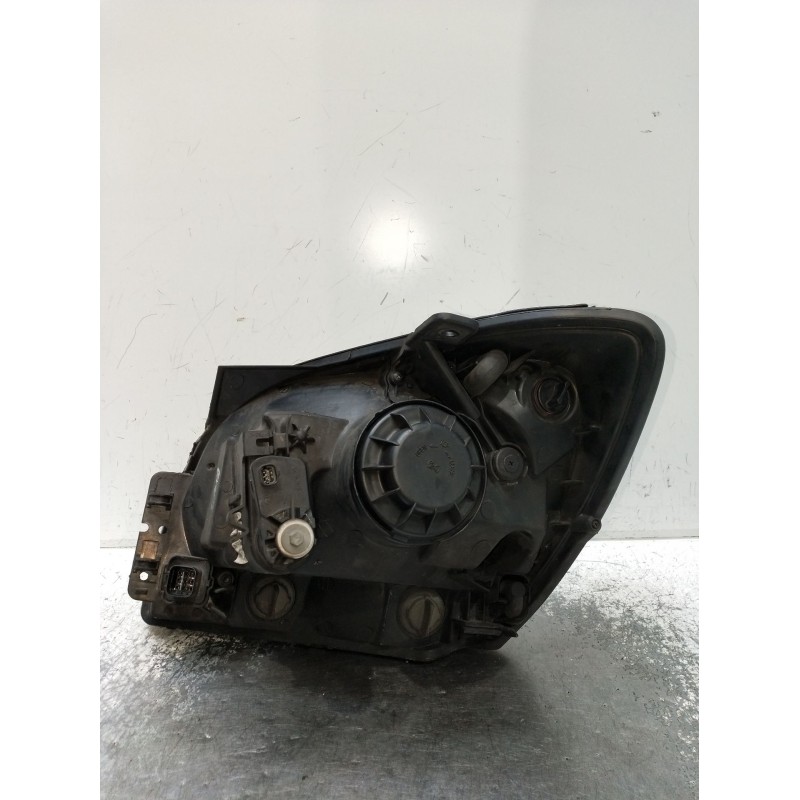 Recambio de faro derecho para kia sportage ii (je_, km_) 2.0 i 16v referencia OEM IAM   