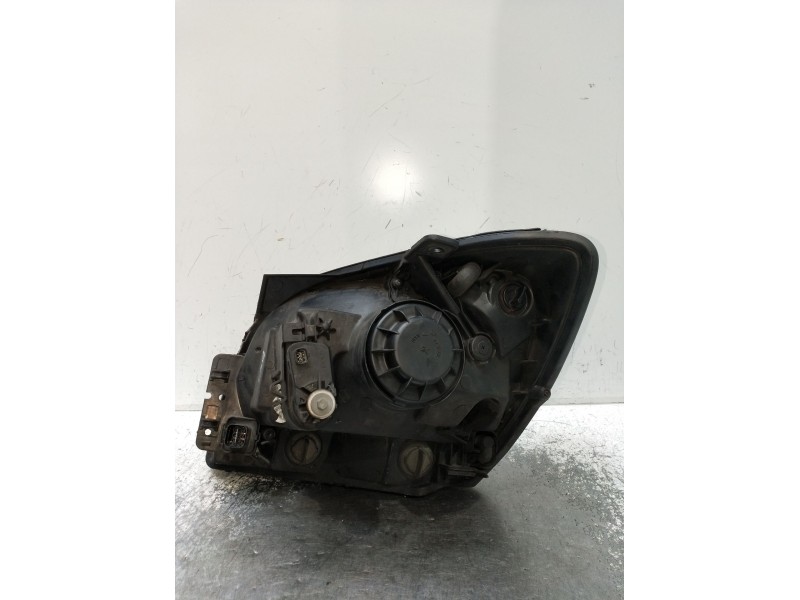 Recambio de faro derecho para kia sportage ii (je_, km_) 2.0 i 16v referencia OEM IAM   