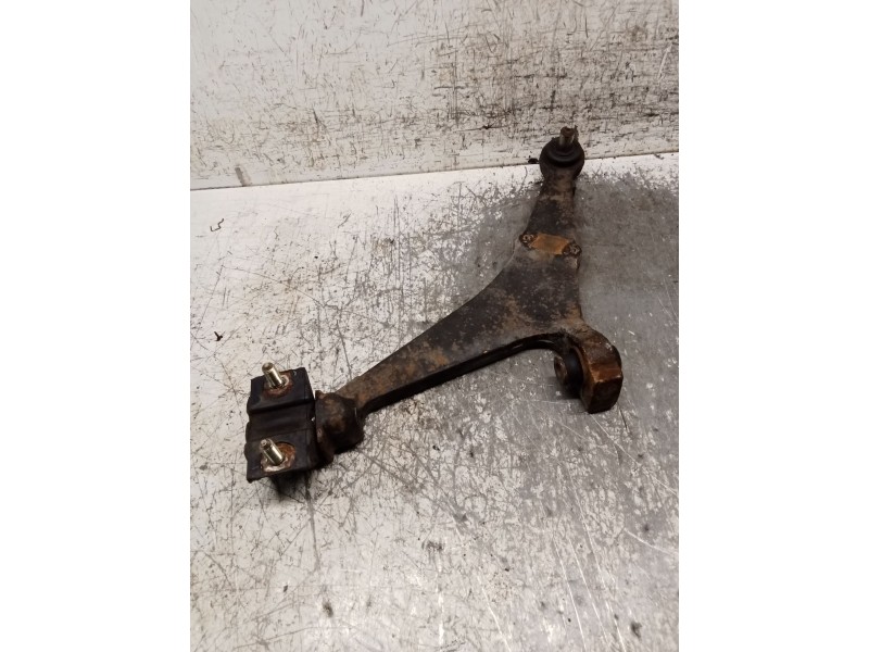 Recambio de brazo suspension inferior delantero izquierdo para peugeot 106 ii (1a_, 1c_) 1.1 i referencia OEM IAM   