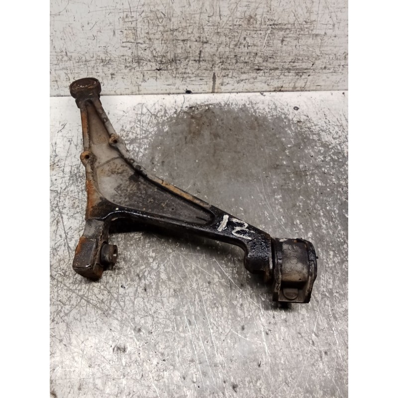 Recambio de brazo suspension inferior delantero izquierdo para peugeot 106 ii (1a_, 1c_) 1.1 i referencia OEM IAM   