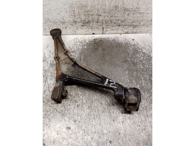 Recambio de brazo suspension inferior delantero izquierdo para peugeot 106 ii (1a_, 1c_) 1.1 i referencia OEM IAM   