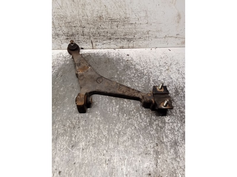 Recambio de brazo suspension inferior delantero derecho para peugeot 106 ii (1a_, 1c_) 1.1 i referencia OEM IAM   