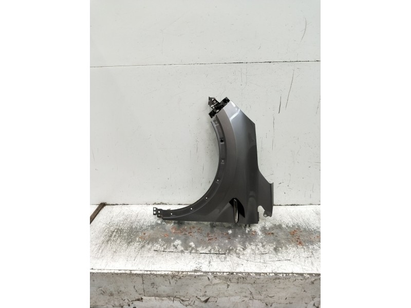 Recambio de aleta delantera izquierda para renault captur ii (hf_) tce 140 (hfn0) referencia OEM IAM   