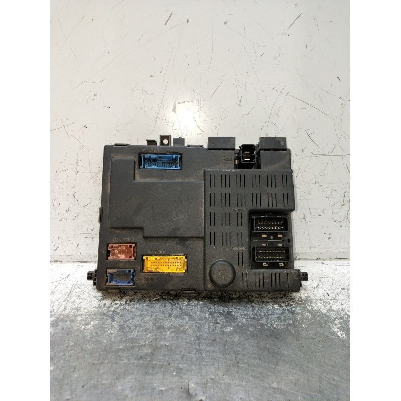 Recambio de caja reles / fusibles para citroën xsara (n1) 2.0 hdi 90 referencia OEM IAM 9639087680 73002412 