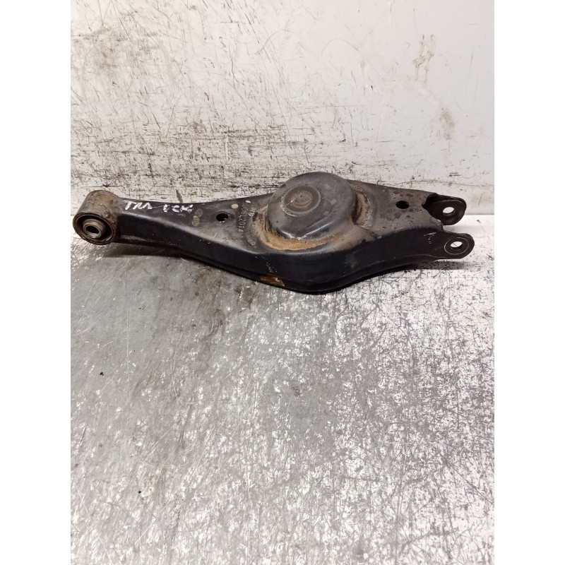 Recambio de brazo suspension inferior trasero derecho para kia carnival / grand carnival iii (vq) 2.9 crdi referencia OEM IAM   
