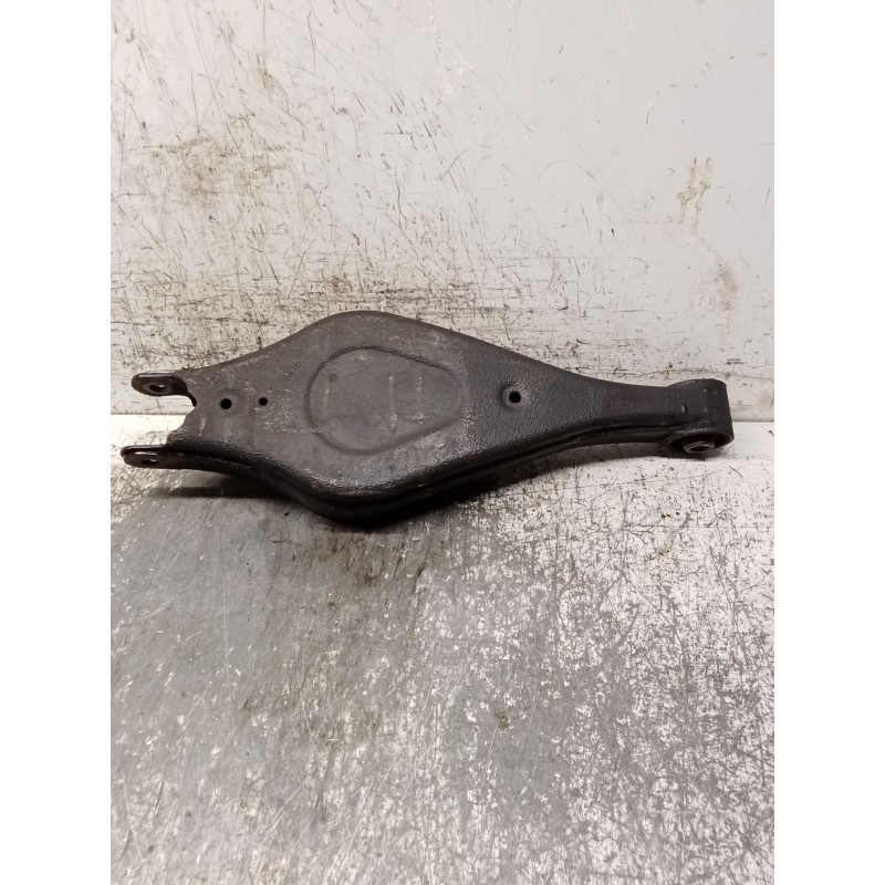 Recambio de brazo suspension inferior trasero derecho para kia carnival / grand carnival iii (vq) 2.9 crdi referencia OEM IAM   