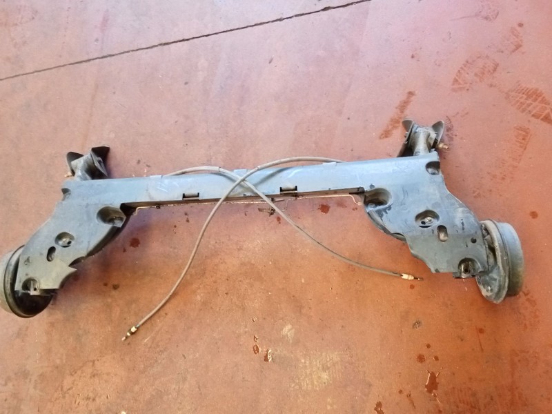 Recambio de puente trasero para dacia sandero ii tce 90 (b8m1, b8ma) referencia OEM IAM   TAMBOR/ABS