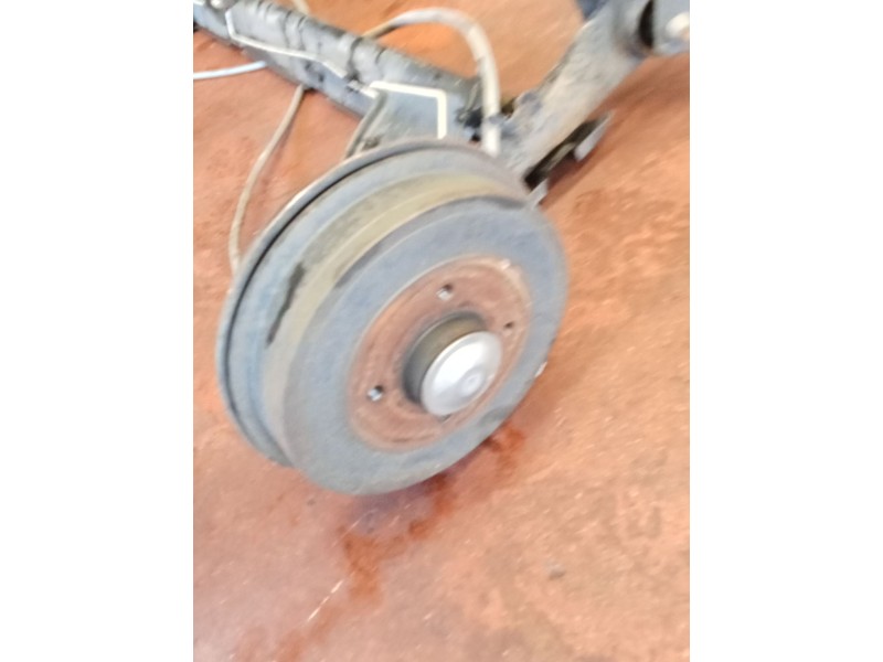 Recambio de puente trasero para dacia sandero ii tce 90 (b8m1, b8ma) referencia OEM IAM   TAMBOR/ABS