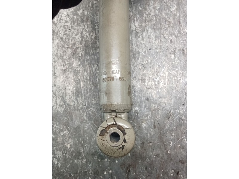 Recambio de amortiguador trasero izquierdo para seat ibiza ii (6k1) 1.4 i referencia OEM IAM E1071B9E05  