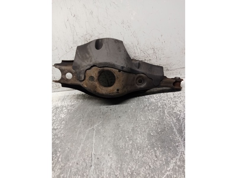 Recambio de brazo suspension inferior trasero derecho para toyota auris (_e18_) 1.3 (nre180_) referencia OEM IAM   