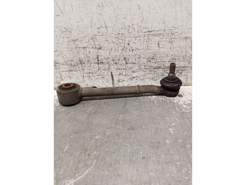 Recambio de brazo suspension superior trasero izquierdo para toyota auris (_e18_) 1.3 (nre180_) referencia OEM IAM   