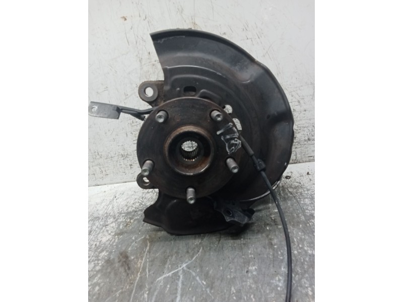 Recambio de mangueta delantera izquierda para toyota auris (_e18_) 1.3 (nre180_) referencia OEM IAM   