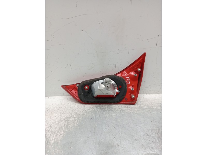 Recambio de piloto trasero izquierdo interior para toyota auris (_e18_) 1.3 (nre180_) referencia OEM IAM   