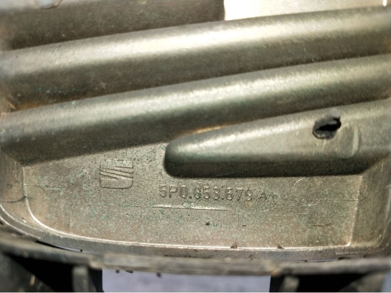 Recambio de rejilla delantera para seat altea (5p1) 1.2 tsi referencia OEM IAM 5P0653679A  