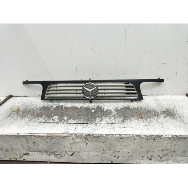 Recambio de rejilla delantera para mercedes-benz clase v (638/2) v 220 cdi (638.294) referencia OEM IAM   