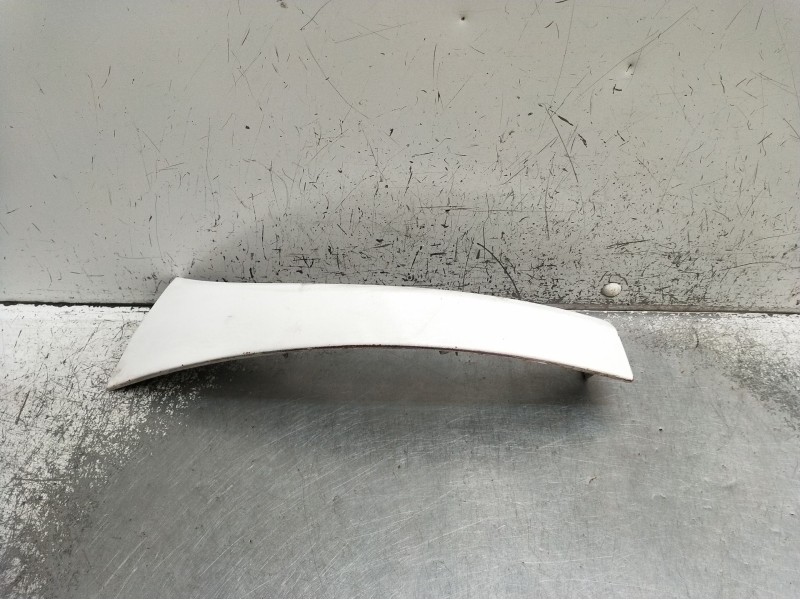 Recambio de moldura para peugeot boxer furgoneta 2.2 hdi 120 referencia OEM IAM 1306528070 moldura interior faro derecho 