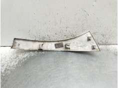 Recambio de moldura para peugeot boxer furgoneta 2.2 hdi 120 referencia OEM IAM 1306528070 moldura interior faro derecho  2