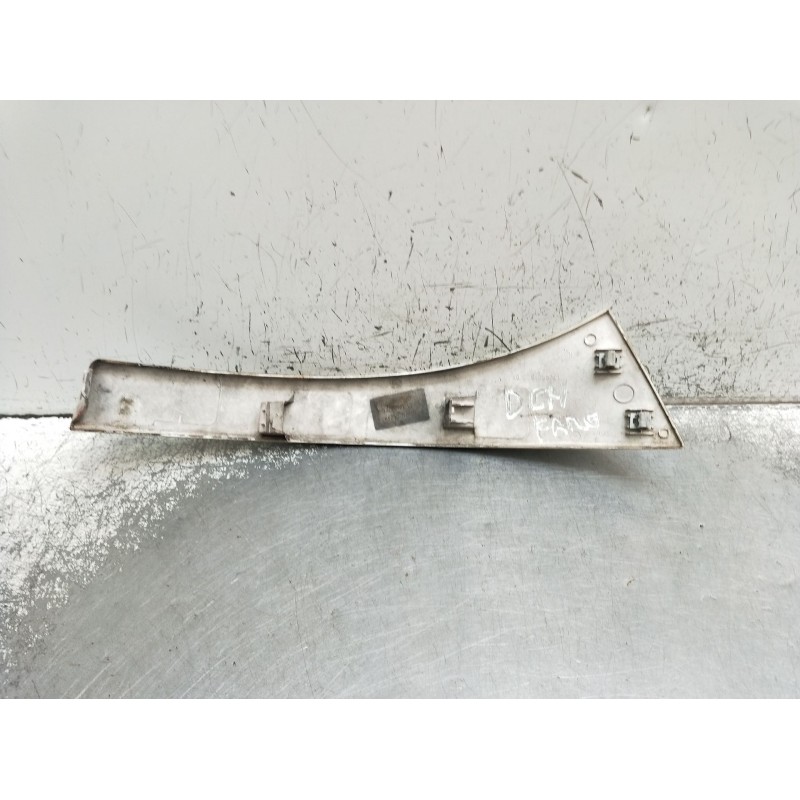 Recambio de moldura para peugeot boxer furgoneta 2.2 hdi 120 referencia OEM IAM 1306528070 moldura interior faro derecho 