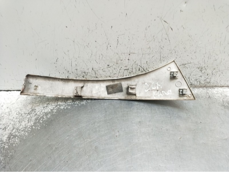 Recambio de moldura para peugeot boxer furgoneta 2.2 hdi 120 referencia OEM IAM 1306528070 moldura interior faro derecho 