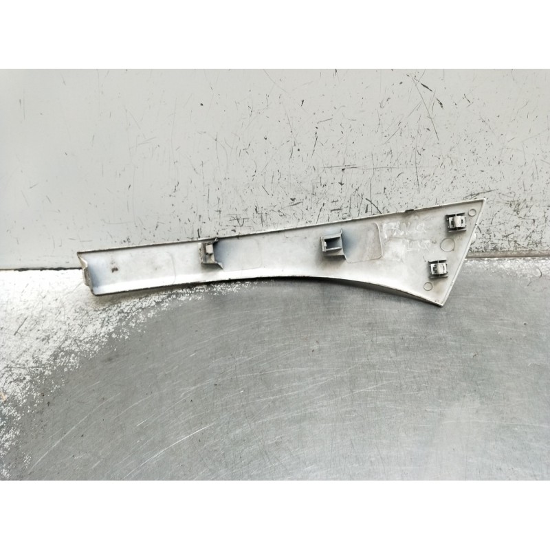 Recambio de moldura para peugeot boxer furgoneta 2.2 hdi 120 referencia OEM IAM 1306529070 moldura interior del faro izquierdo 