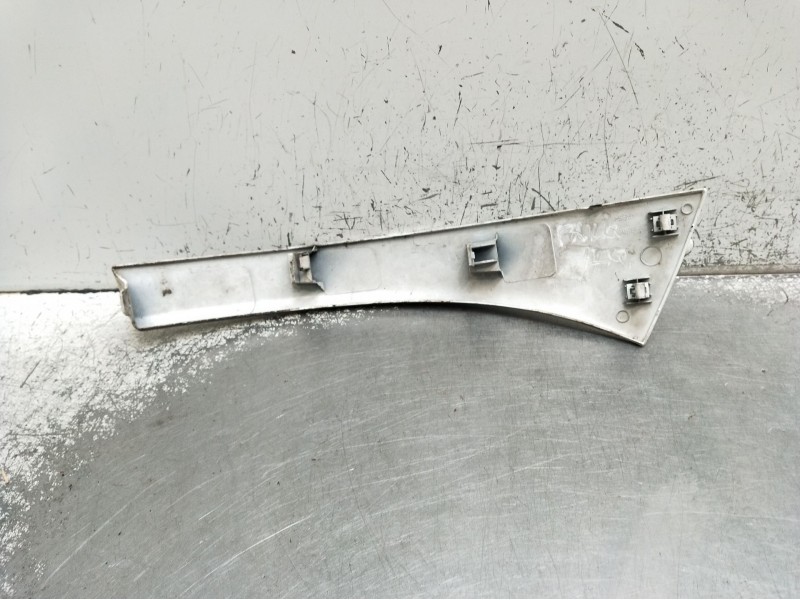 Recambio de moldura para peugeot boxer furgoneta 2.2 hdi 120 referencia OEM IAM 1306529070 moldura interior del faro izquierdo 
