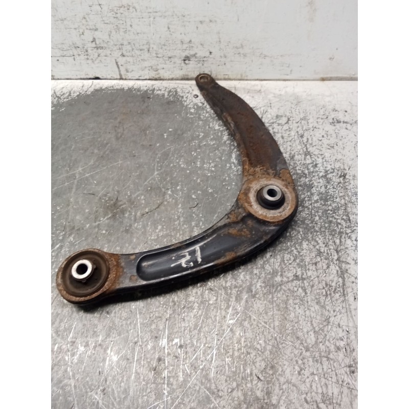 Recambio de brazo suspension inferior delantero izquierdo para citroën c4 coupe referencia OEM IAM 566793AL  