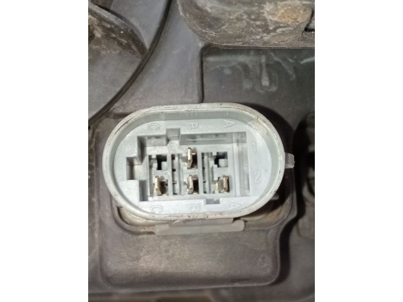 Recambio de faro derecho para renault megane i classic (la0/1_) 1.4 16v (la0d, la1h, la0w, la10) referencia OEM IAM 7700427870g 