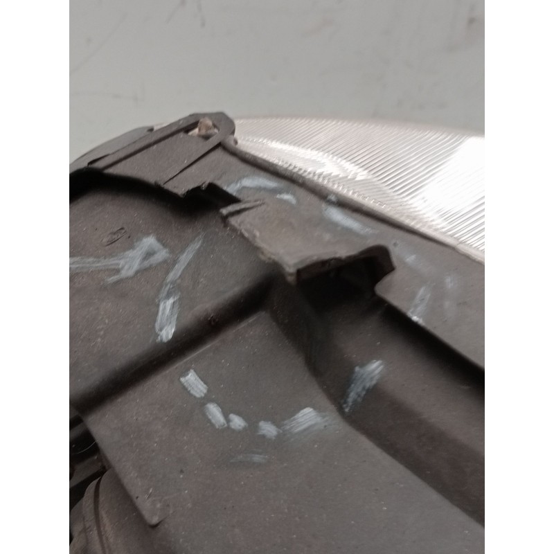 Recambio de faro izquierdo para renault megane i classic (la0/1_) 1.4 16v (la0d, la1h, la0w, la10) referencia OEM IAM 7701047184