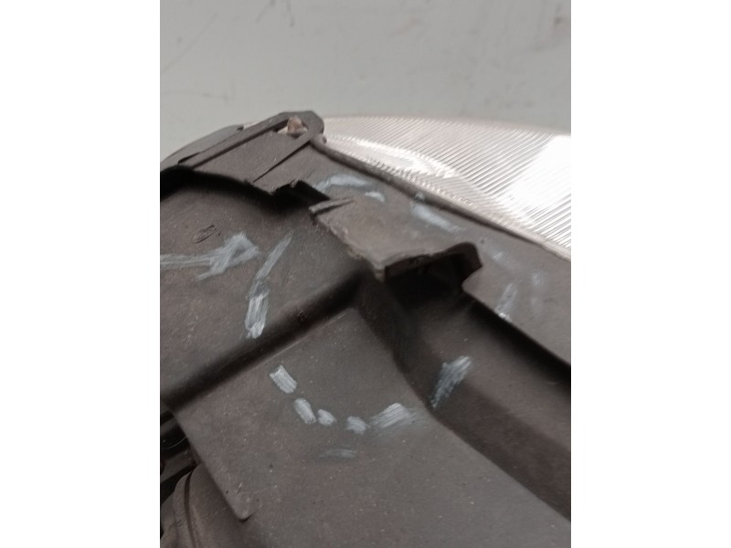 Recambio de faro izquierdo para renault megane i classic (la0/1_) 1.4 16v (la0d, la1h, la0w, la10) referencia OEM IAM 7701047184