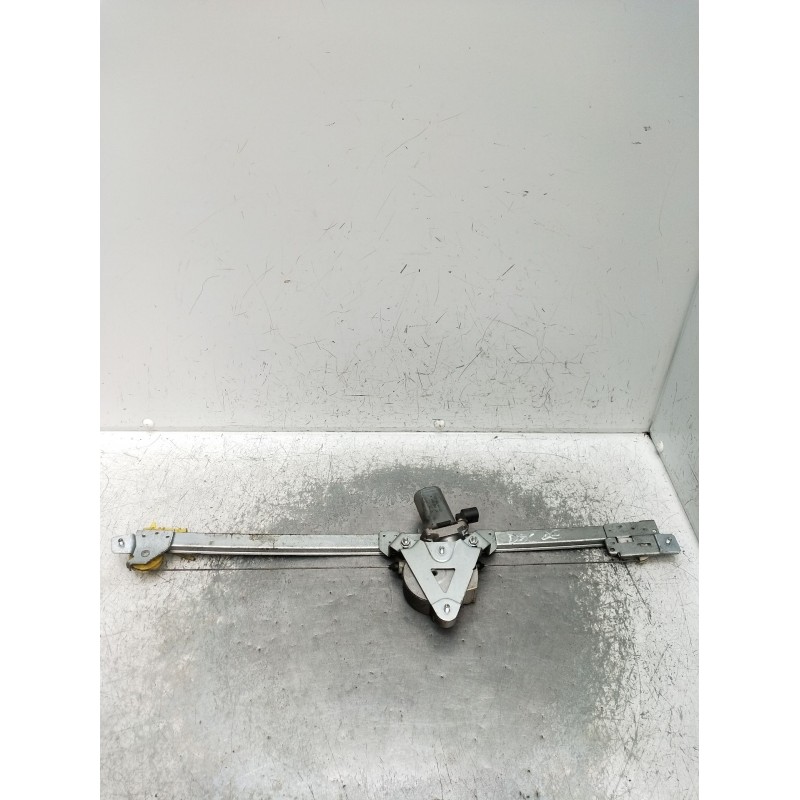 Recambio de elevalunas delantero derecho para renault trafic ii furgoneta (fl) 1.9 dci 100 (fl0c) referencia OEM IAM 7700311821F