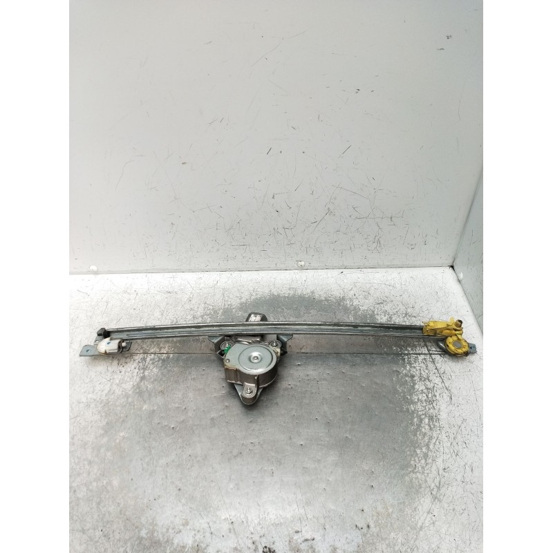 Recambio de elevalunas delantero derecho para renault trafic ii furgoneta (fl) 1.9 dci 100 (fl0c) referencia OEM IAM 7700311821F