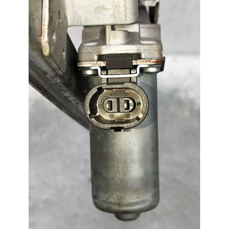 Recambio de elevalunas delantero derecho para renault trafic ii furgoneta (fl) 1.9 dci 100 (fl0c) referencia OEM IAM 7700311821F