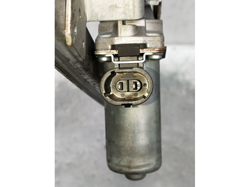 Recambio de elevalunas delantero derecho para renault trafic ii furgoneta (fl) 1.9 dci 100 (fl0c) referencia OEM IAM 7700311821F