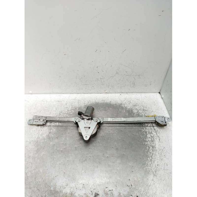 Recambio de elevalunas delantero izquierdo para renault trafic ii furgoneta (fl) 1.9 dci 100 (fl0c) referencia OEM IAM 770031182