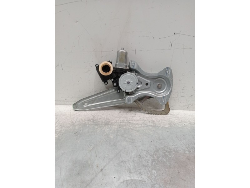 Recambio de elevalunas trasero izquierdo para toyota auris (_e18_) 1.3 (nre180_) referencia OEM IAM 8570102010 961920101 5p