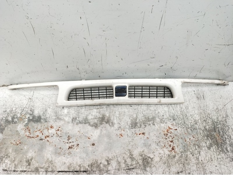 Recambio de rejilla delantera para seat ibiza ii (6k1) 1.4 i referencia OEM IAM 6K085366801C  