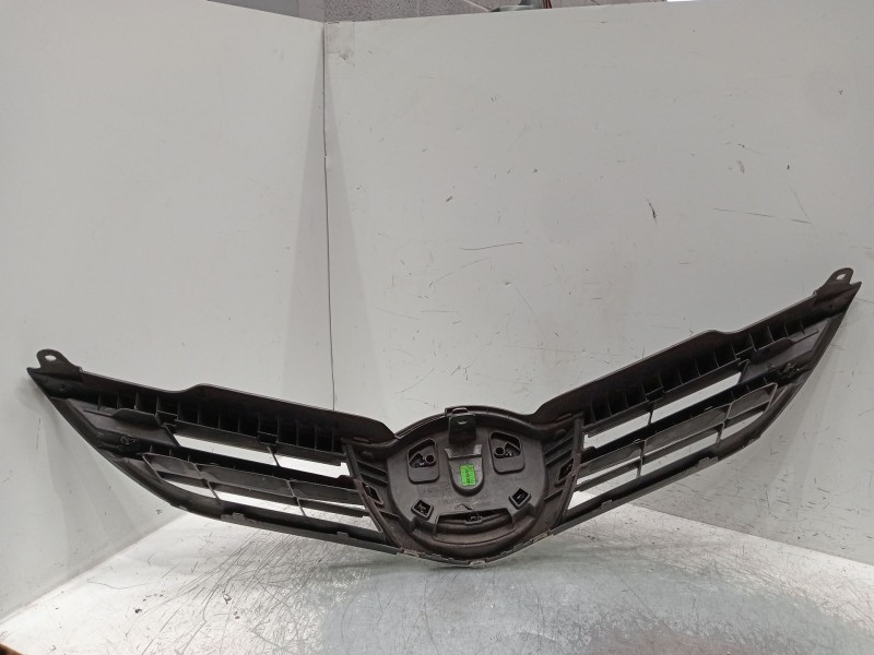 Recambio de rejilla delantera para toyota auris (_e18_) 1.3 (nre180_) referencia OEM IAM   
