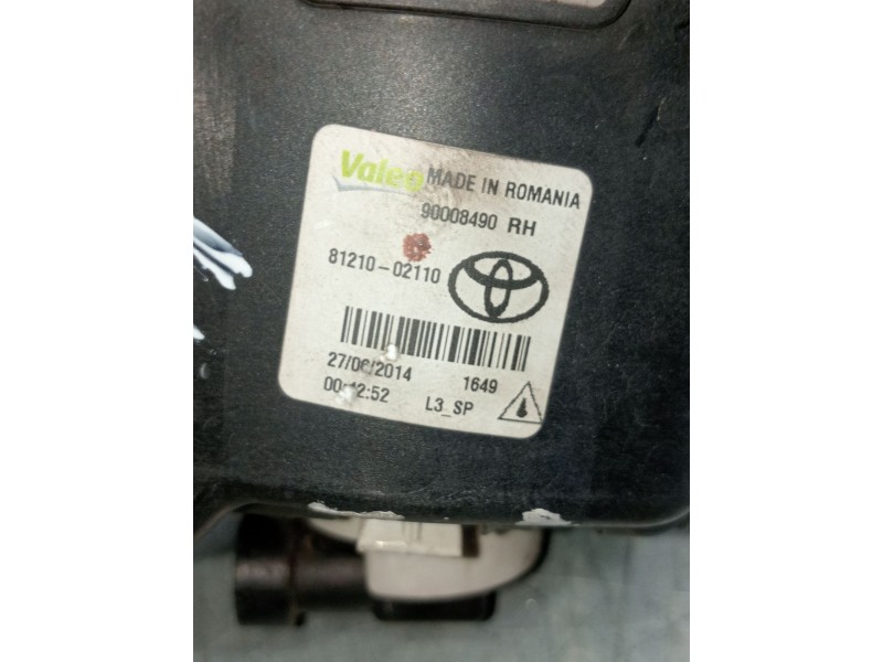Recambio de faro antiniebla derecho para toyota auris (_e18_) 1.3 (nre180_) referencia OEM IAM 90008490 8121002110 