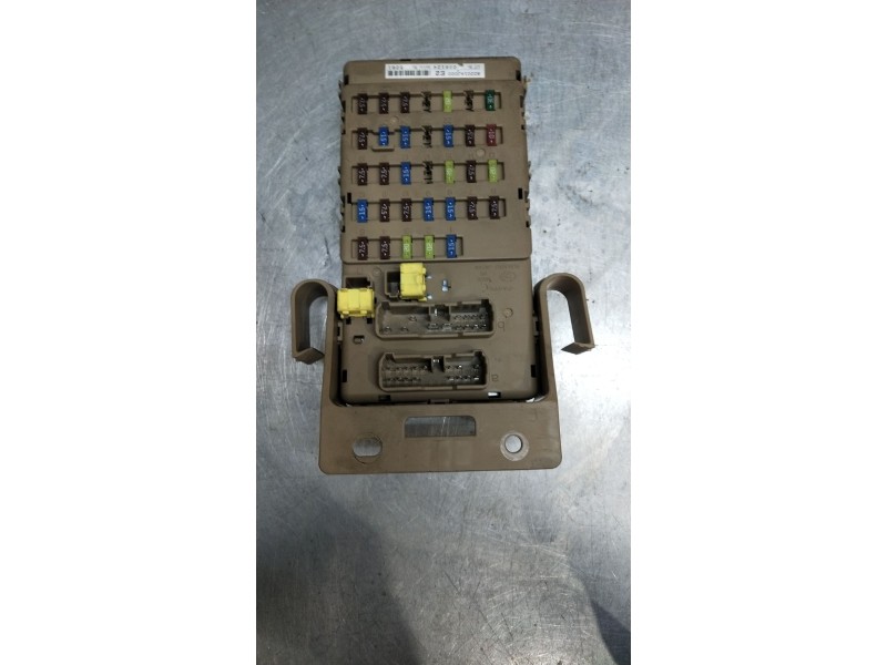 Recambio de caja reles / fusibles para subaru legacy v (bm) 2.0 d awd (bmd) referencia OEM IAM 82201aj000  