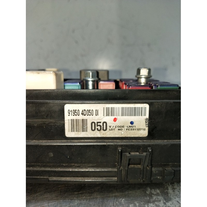 Recambio de caja reles / fusibles para kia carnival / grand carnival iii (vq) 2.9 crdi referencia OEM IAM 919504D0500I  