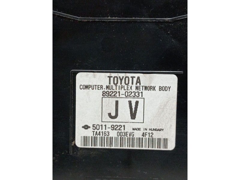 Recambio de caja reles / fusibles para toyota auris (_e18_) 1.3 (nre180_) referencia OEM IAM 8922102331 50119221 