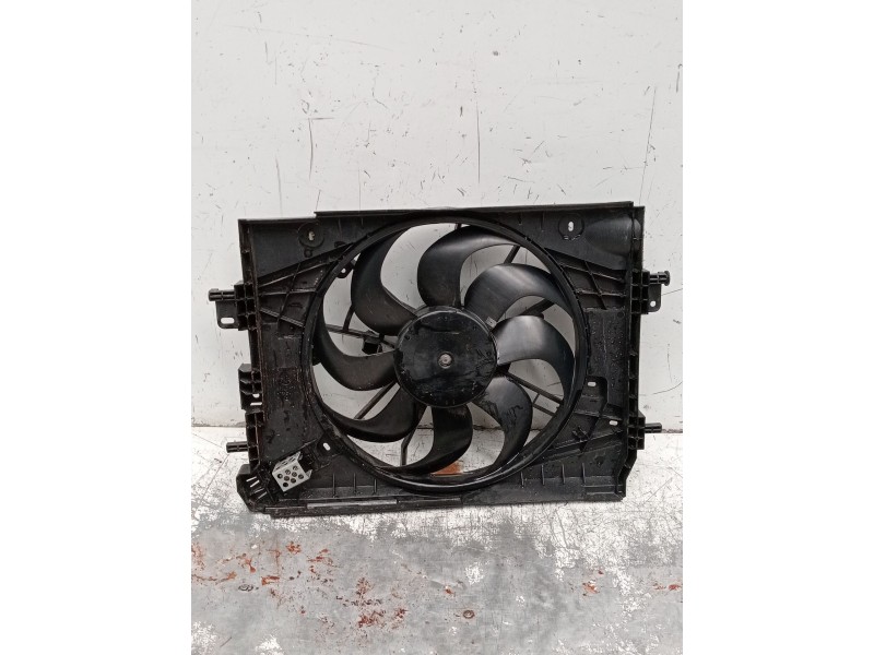 Recambio de electroventilador para dacia sandero referencia OEM IAM 5020853  