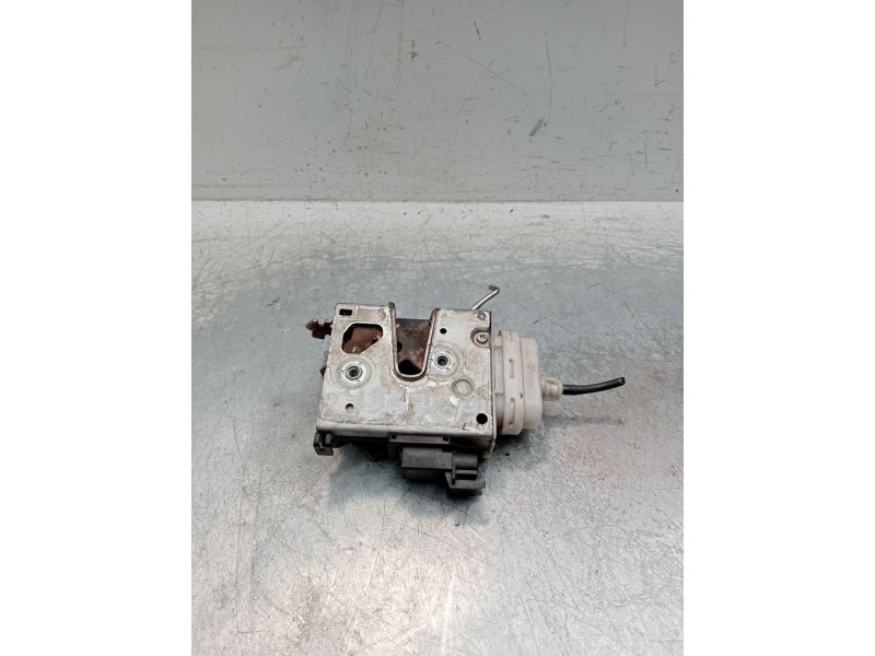 Recambio de motor cierre centralizado delantero derecho para audi a3 (8l1) 1.9 tdi referencia OEM IAM 8l1837016a  