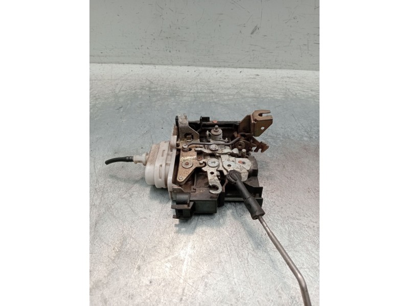 Recambio de motor cierre centralizado delantero derecho para audi a3 (8l1) 1.9 tdi referencia OEM IAM 8l1837016a  