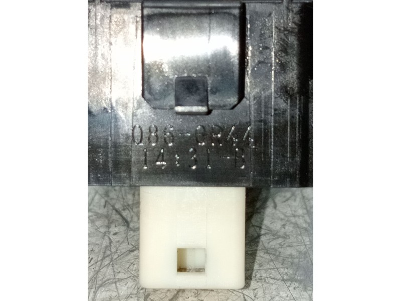 Recambio de mando elevalunas delantero derecho para toyota auris (_e18_) 1.3 (nre180_) referencia OEM IAM 0860r44  