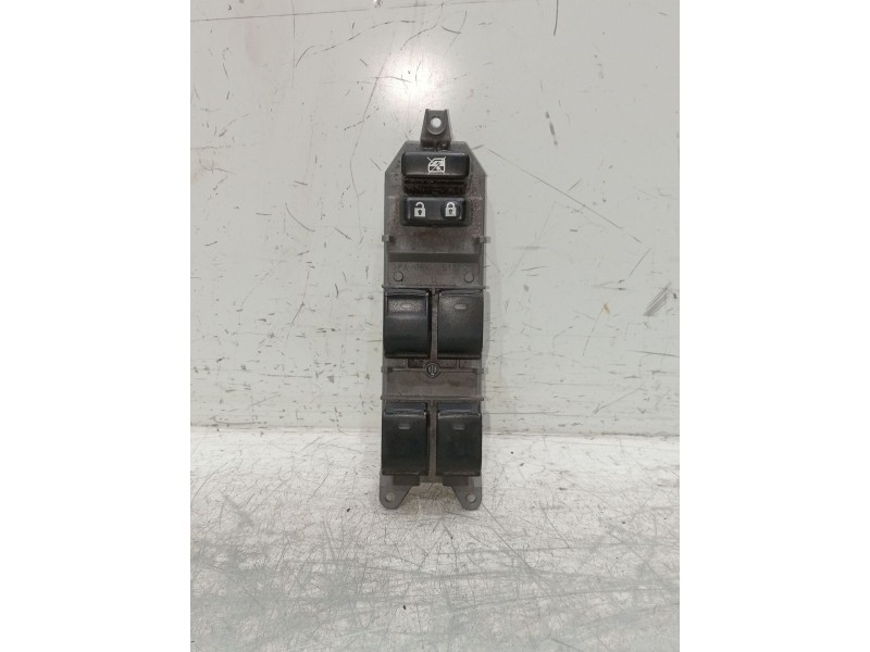 Recambio de mando elevalunas delantero izquierdo para toyota auris (_e18_) 1.3 (nre180_) referencia OEM IAM 8404002120  