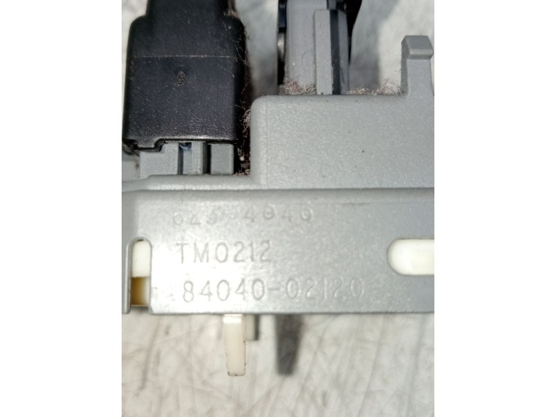 Recambio de mando elevalunas delantero izquierdo para toyota auris (_e18_) 1.3 (nre180_) referencia OEM IAM 8404002120  