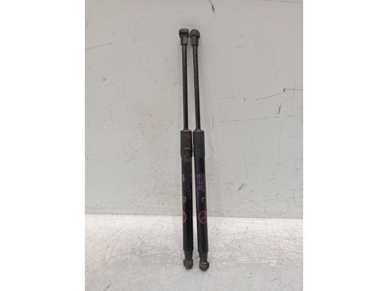 Recambio de amortiguadores maletero / porton para toyota auris (_e18_) 1.3 (nre180_) referencia OEM IAM 7521370520n 6895002130 
