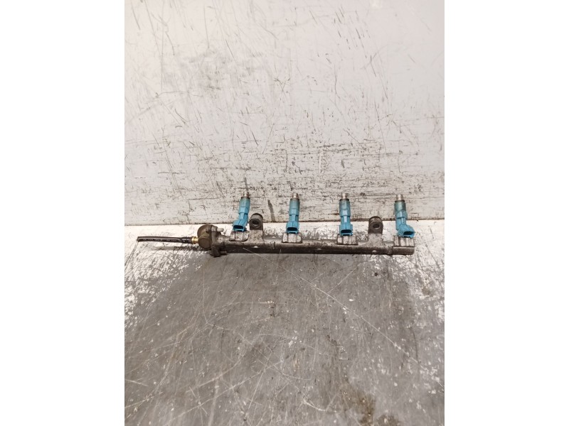 Recambio de rampa inyectora para toyota yaris (ncp1/nlp1/scp1) 1.0 linea sol referencia OEM IAM C.MOTOR 1SZFE  